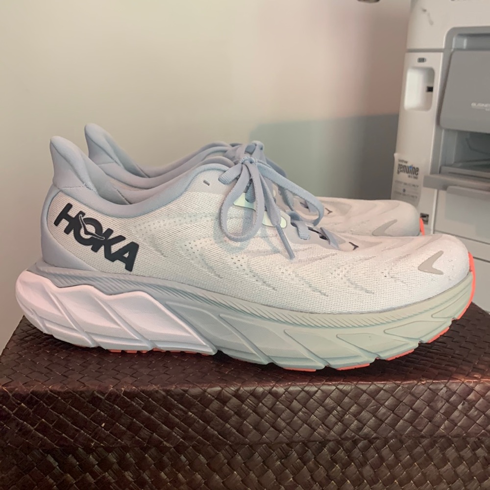 Womans size 7 Hoka!! Like new!